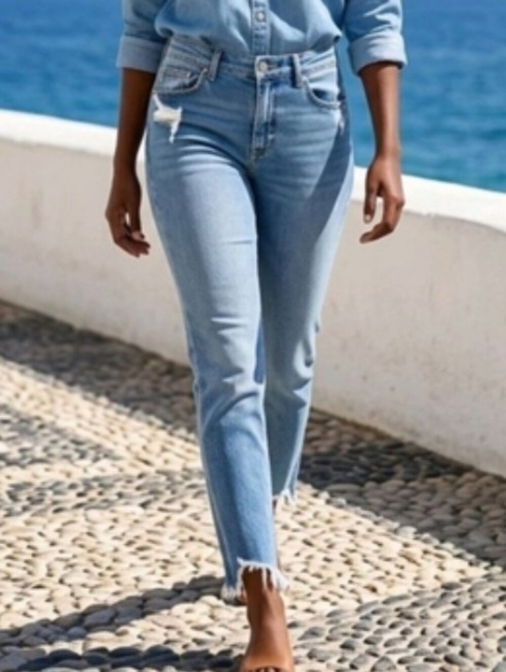 Women's Joe's Jeans Blue Distressed Raw Hem Ankle & Cropped Jeans Size 32 Casual
